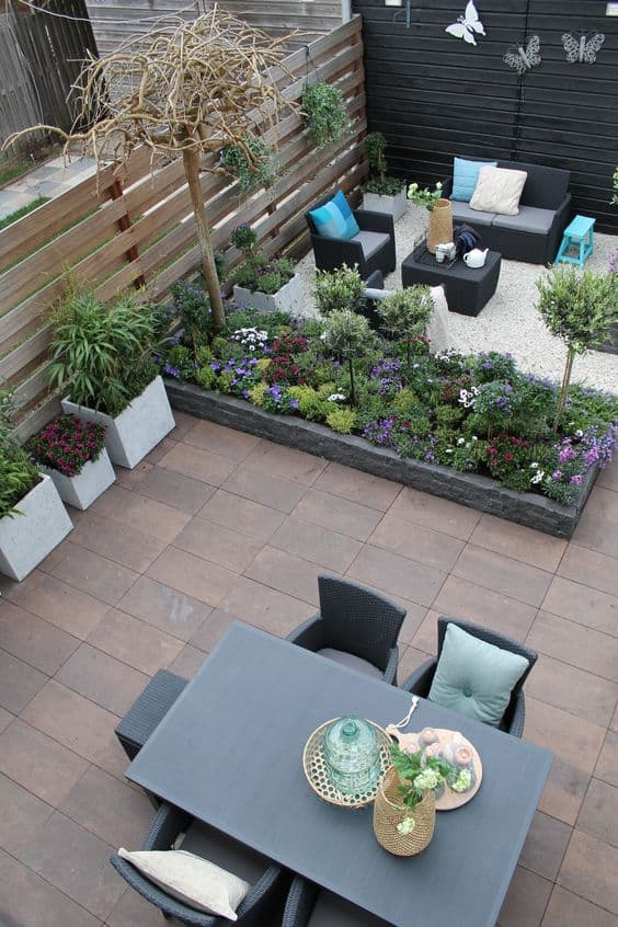 Beautiful small backyard landscape designs can be hard to achieve, as a small yard requires good space management. Gardening, decor and much more on betterthathome.com