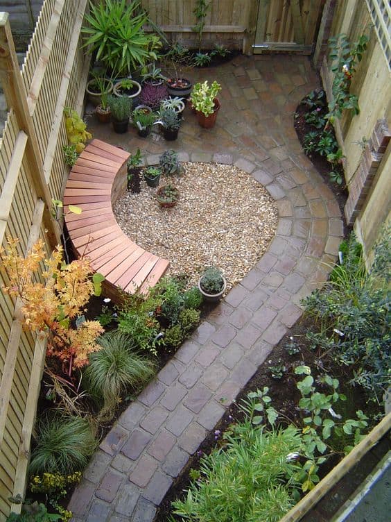 Beautiful small backyard landscape designs can be hard to achieve, as a small yard requires good space management. Gardening, decor and much more on betterthathome.com