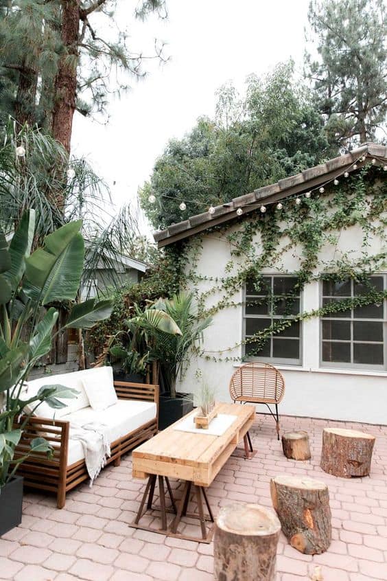 Beautiful small backyard landscape designs can be hard to achieve, as a small yard requires good space management. Gardening, decor and much more on betterthathome.com