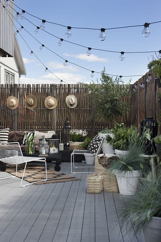 Beautiful small backyard landscape designs can be hard to achieve, as a small yard requires good space management. Gardening, decor and much more on betterthathome.com