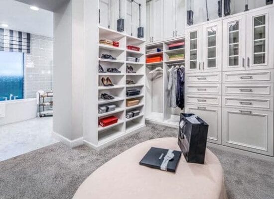 30 Innovative Bathrooms with Walk In Closets